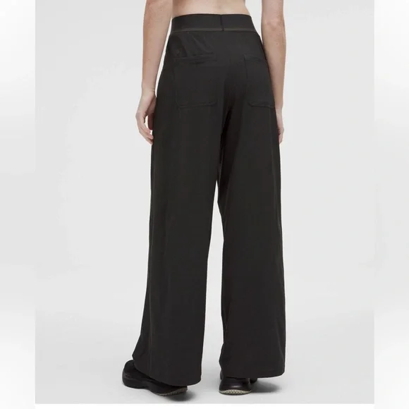 🍋lululemon Swift High-Rise Wide-Leg Pant Logo Waistband 10 Like New! - Picture 3 of 9